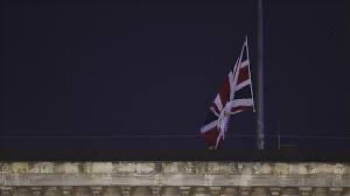 تنكيس العلم البريطاني
