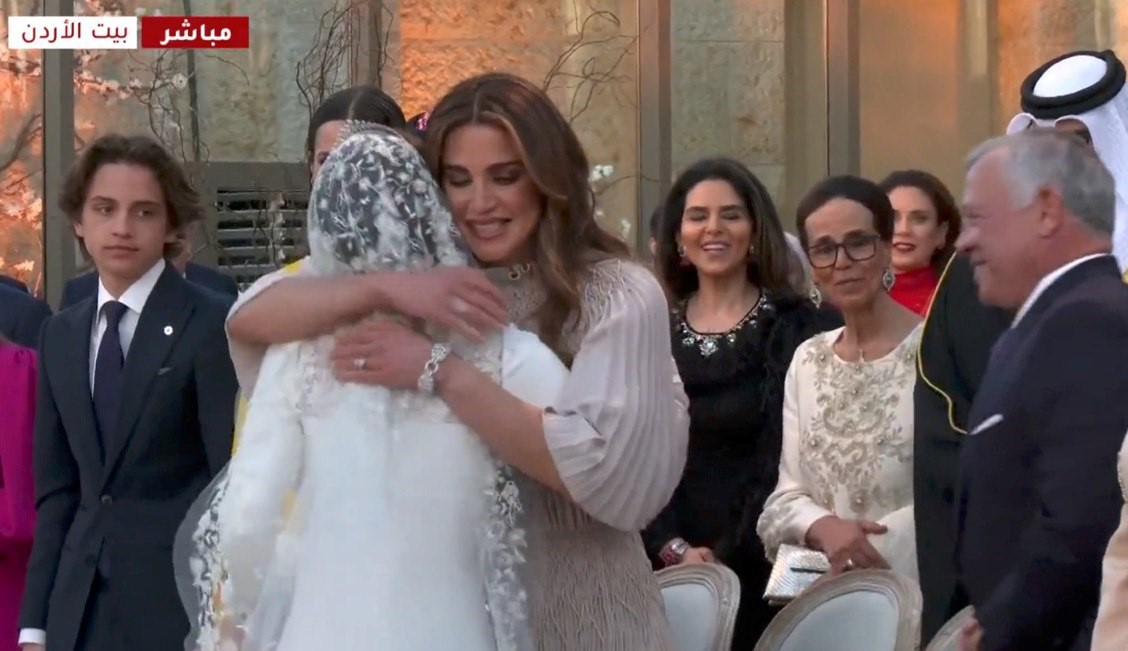 العائلة الملكية الأردنية تحتفل بـ عقد قران الأميرة إيمان 
