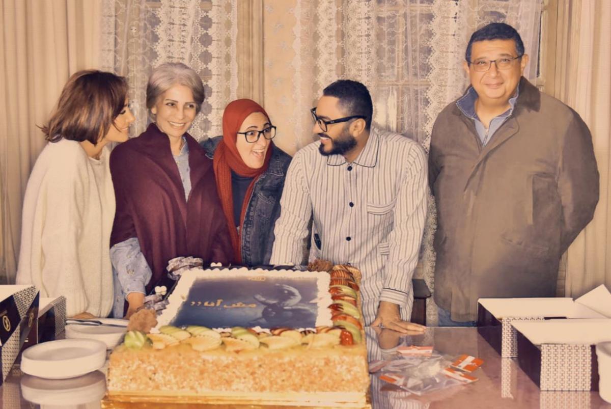 تامر حسني وحلا شيحة يحتفلون ببدء تصوير فيلم مش أنا