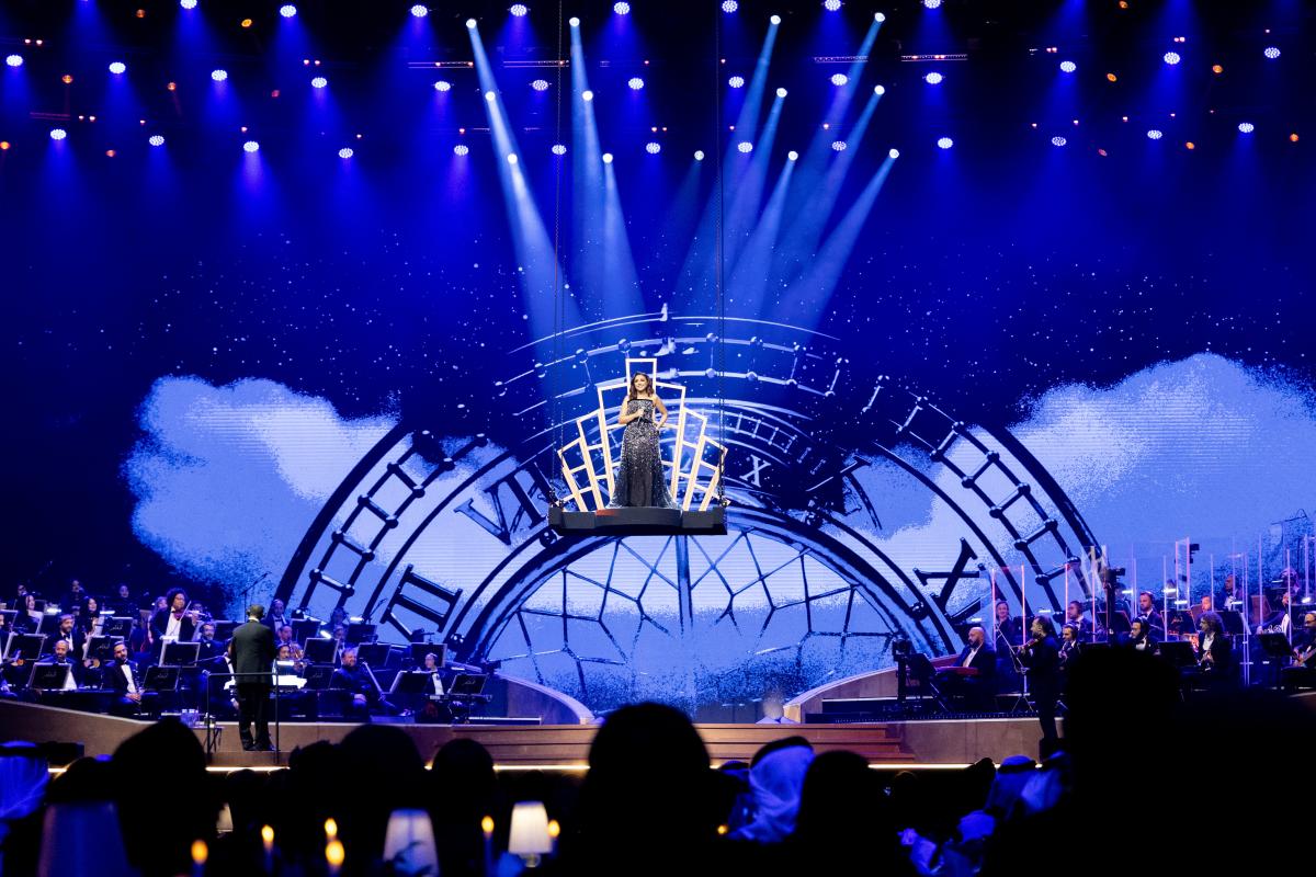 أنغام – Angham – ليلة الحب صوت مصر – موسم الرياض – Riyadh Season – توني براكستون – Toni Braxton – حفلات موسم الرياض – بنش مارك – هيئة الترفيه – Unbreak My Heart – لوحة باهتة