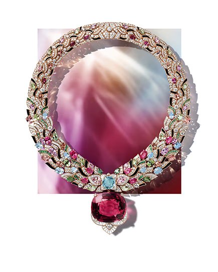 Polychroma: رؤية بولغاري الفنية في الألوان والأشكال