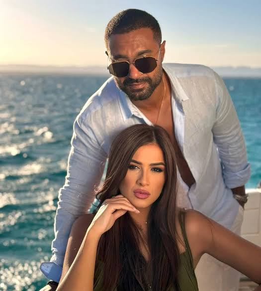 كريم فهمي وياسمين عبد العزيز 