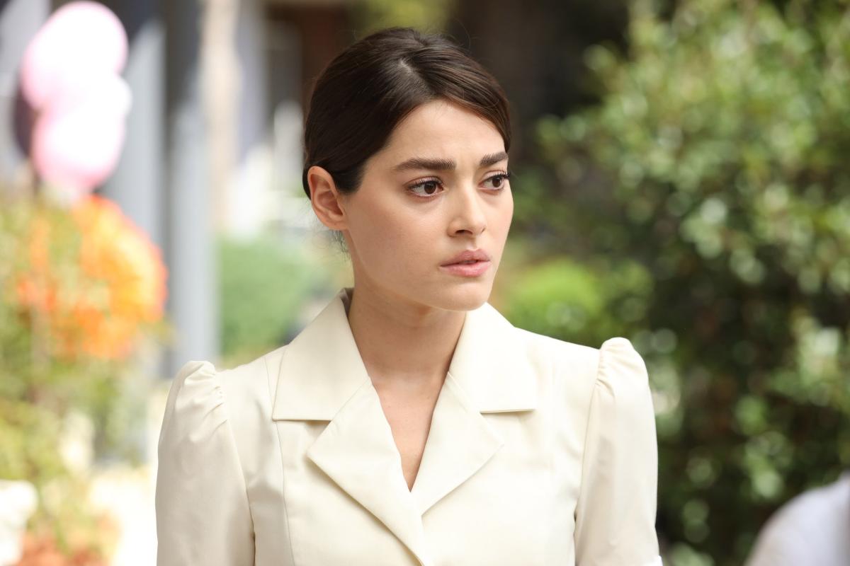 مسلسل غريب في المرآة الحلقة 2 – Aynadaki Yabanci