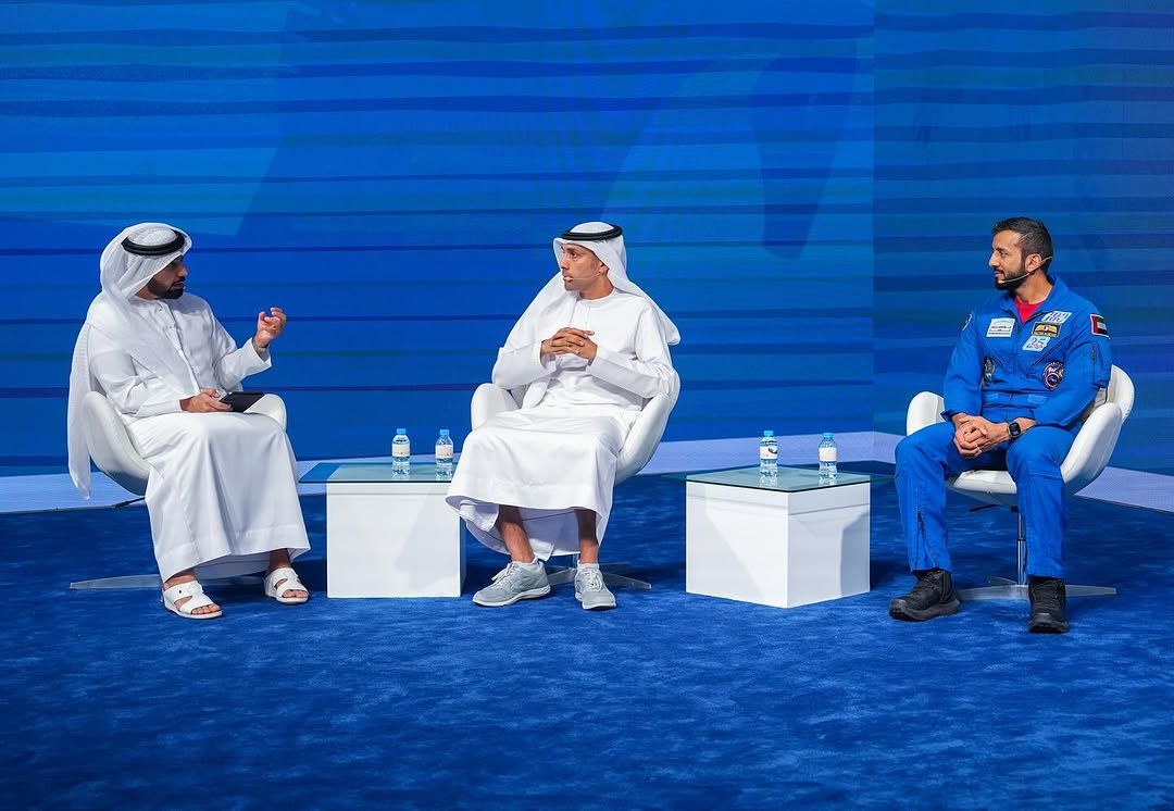 سلطان النيادي يوقّع قصة نجم سهيل في معرض أبوظبي الدولي للكتاب 2025