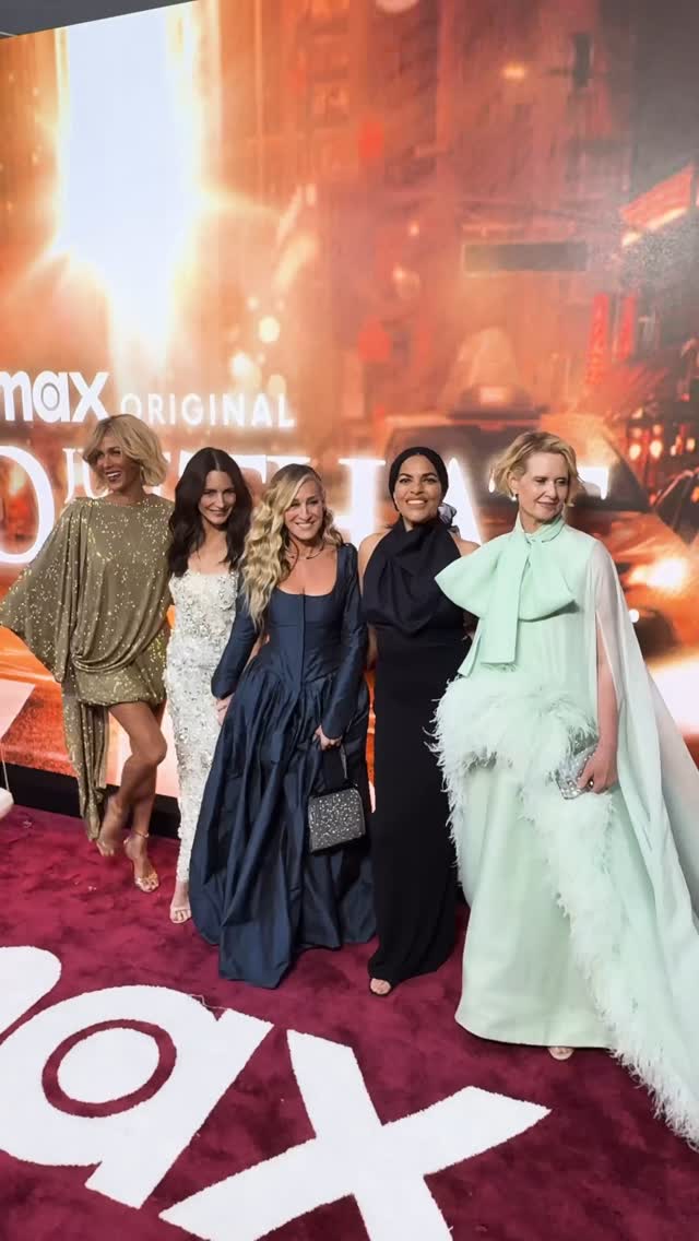 And Just Like That... - HBO - سارة جيسيكا باركر Sarah Jessica Parker -  كريستين ديفيس Kristin Davis، سينثيا نيكسون Cynthia Nixon، نيكول آري باركر Nicole Ari Parker، وساريتا شودهوري Sarita Choudhury