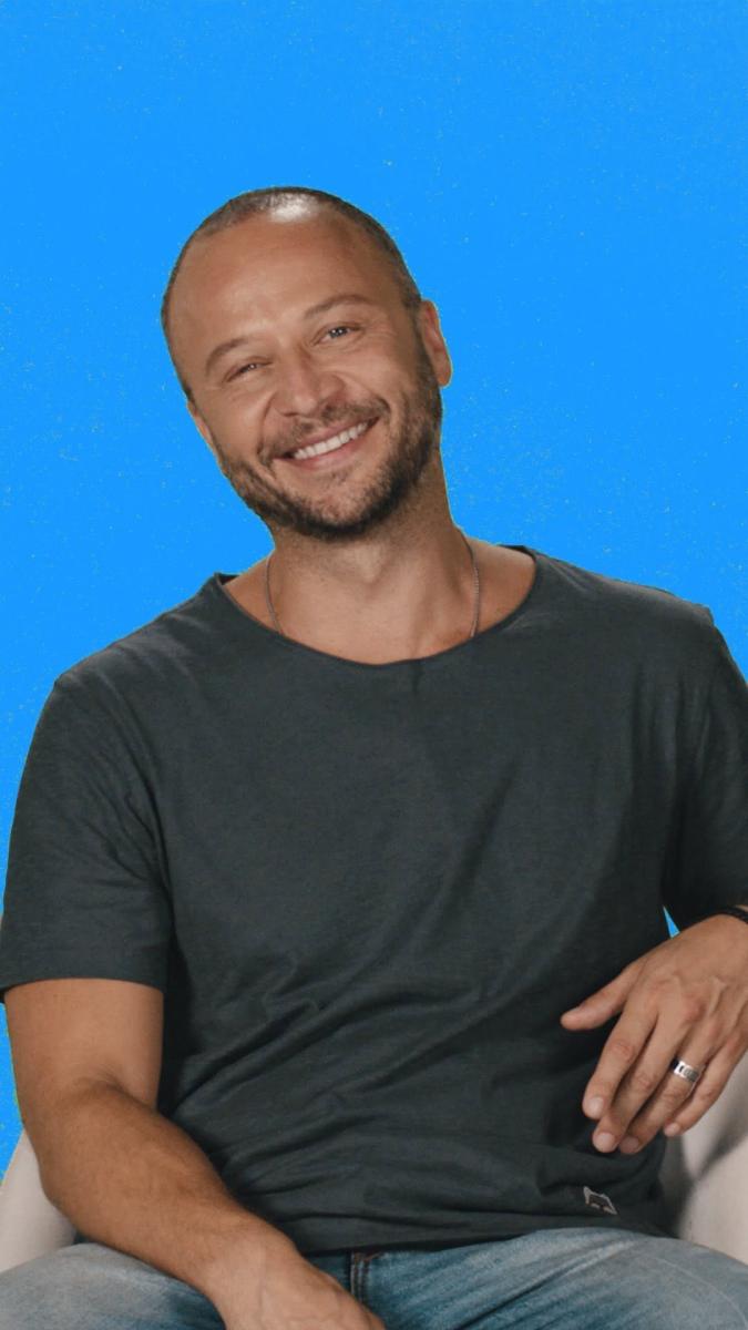 انضمام مكسيم خليل إلى مسلسل مطبخ المدينة - •  مسلسل مطبخ المدينة رمضان 2026 - •  أبطال مسلسل مطبخ المدينة عباس النوري عبد المنعم عمايري - •  مسلسل رشا شربتجي الجديد - •  اعتذار سلافة معمار عن مطبخ المدينة - •  ملهم بشر بديل سامر إسماعيل - •  قصة مسلسل مطبخ المدينة الدرامي - •  مسلسل دراما سورية رمضان - •  تأليف علي وجيه وسيف رضا حامد - •  مواعيد عرض مسلسل مطبخ المدينة رمضان -