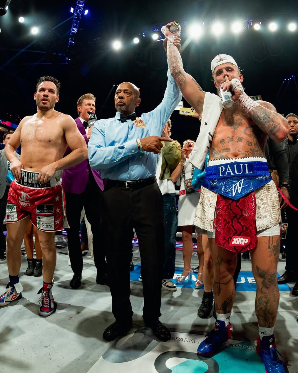 جايك بول Anthony Joshua - نزال جيك بول جوشوا - Jake Paul Netflix Fight - Anthony Joshua Miami Fight - لورنس أوكولي Lawrence Okolie - نزال الوزن الثقيل 19 ديسمبر - مباراة ملاكمة ميامي Miami - Kaseya Center Fight - Daniel Dubois Joshua - Julio Cesar Chavez Jr - Boxing News Hollywood - أخبار الملاكمة - نتفليكس رياضة - Jake Paul Boxing Record - Anthony Joshua Comeback - Jake Paul vs Anthony Joshua Streaming Netflix