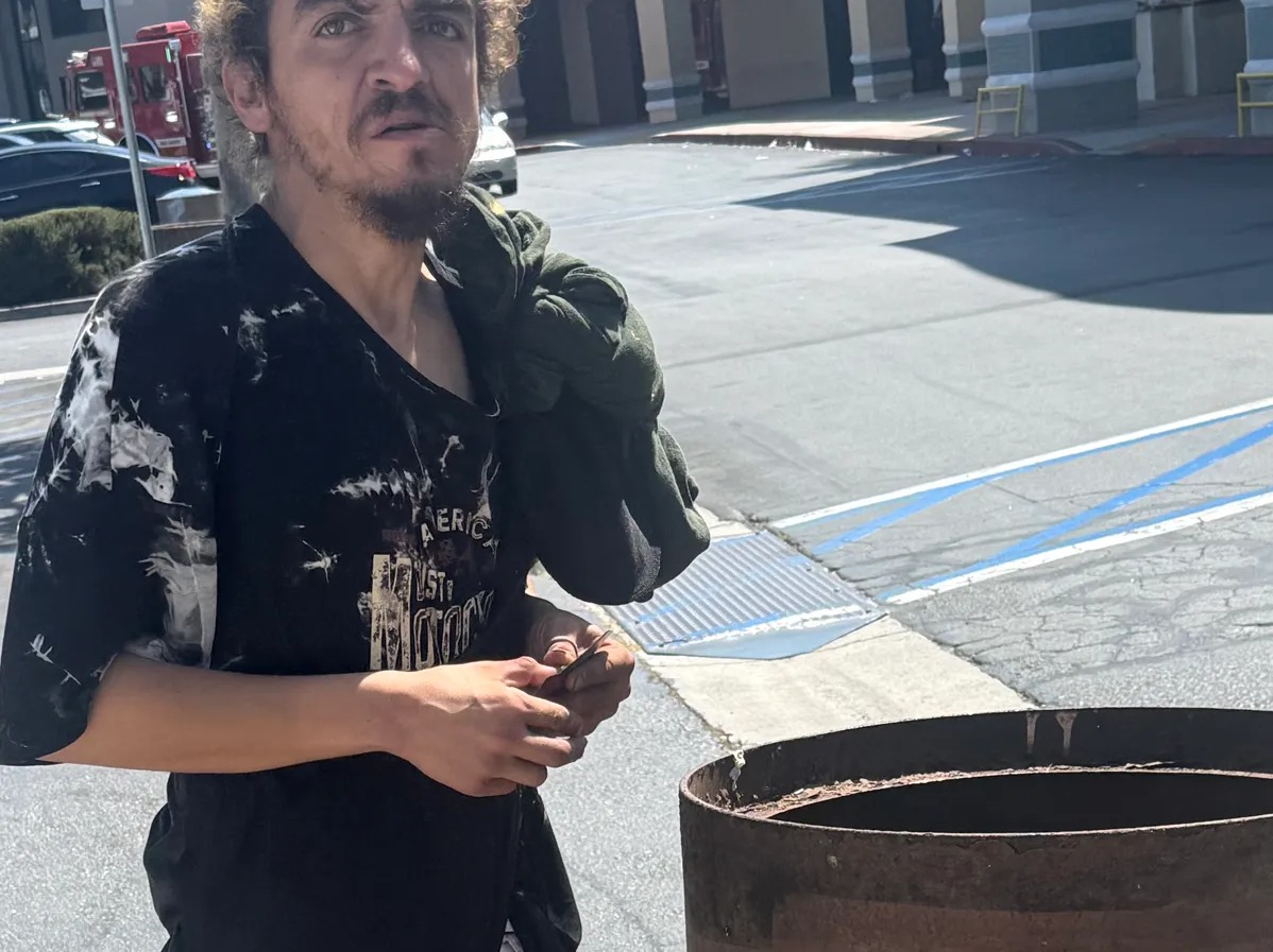 تايلور تشيس - Tylor Chase Nickelodeon - ممثل سابق نيكلوديون - Ned's Declassified School Survival Guide - نجوم الطفولة هوليوود - أخبار هوليوود - ممثلين اختفوا عن الأضواء - قصص صادمة لمشاهير هوليوود - Devon Werkheiser Lindsey Shaw Daniel Curtis Lee - Los Angeles California Riverside - GoFundMe Nickelodeon actor