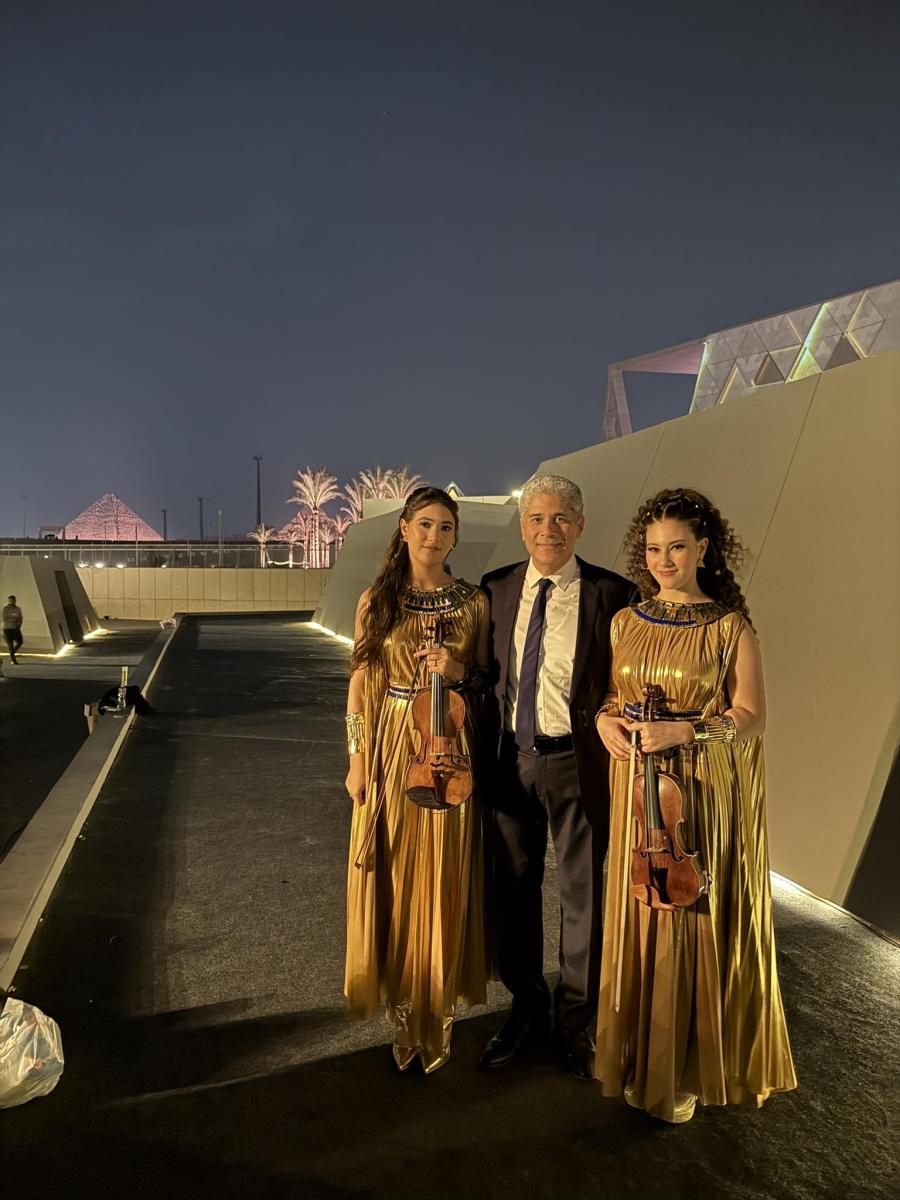 أحمد عبد الرحمن أبو زهرة - عبد الرحمن أبو زهرة - أميرة أبو زهرة - مريم أبو زهرة - المتحف المصري الكبير - افتتاح المتحف المصري الكبير - حفلة بانوراما الهرم - مهرجان صال الأهرامات بيراميدو - الفن الراقي - الموسيقى الكلاسيكية المصرية - الأهرامات الثلاثة - فخر الفن المصري - عائلة أبو زهرة