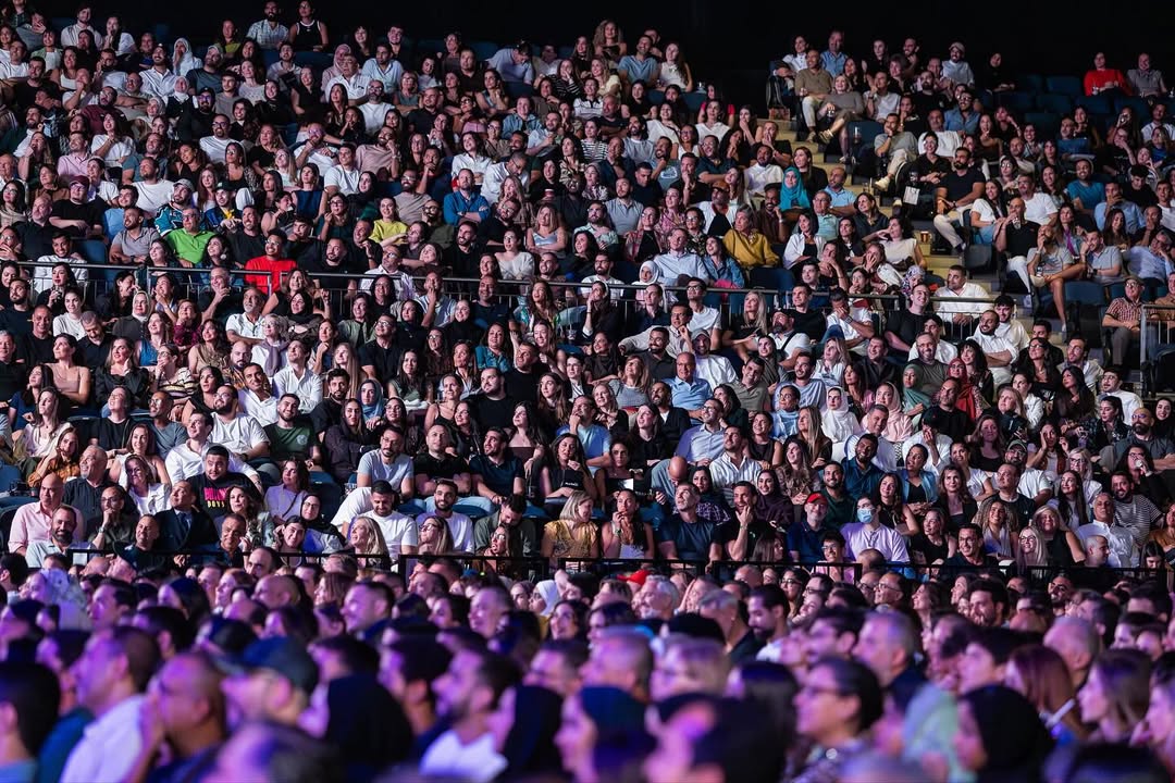 باسم يوسف - ستاند أب كوميدي - كرش الوحش - The Belly of the Beast - عرض دبي - جولة باسم يوسف - ستاند أب عربي - كوميديا دبي - مسرح دبي - حفلات باسم يوسف - مسرح بيروت - جولة عمان - جولة الأردن - جولة مسقط - باسم يوسف 2025