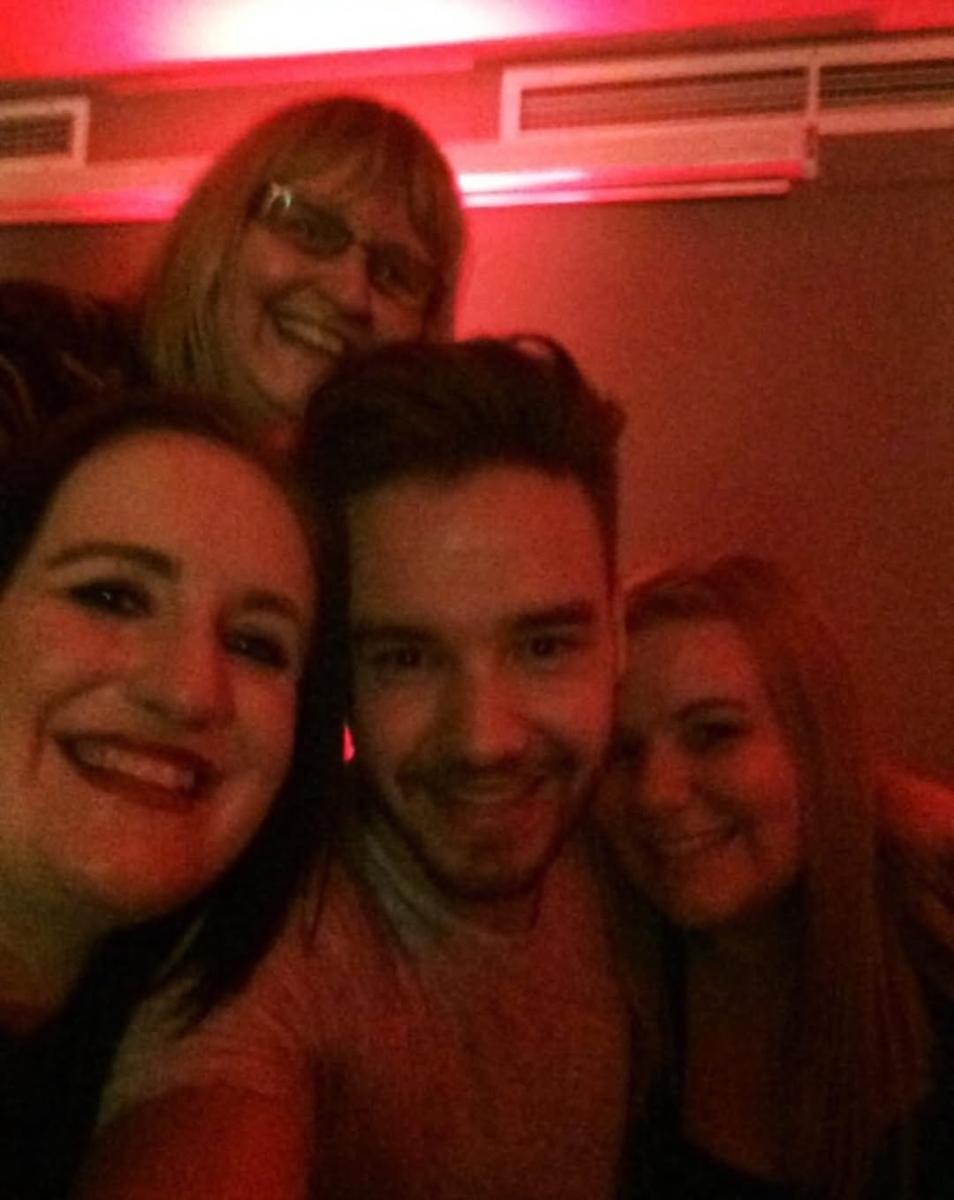 ليام باين - Liam Payne - كيت كاسيدي - Kate Cassidy - روث غيبينز - Ruth Gibbins - نيكولا باين - Nicola Payne - شيريل كول - Cheryl Cole - بير ابن ليام باين - One Direction - وفاة ليام باين - الذكرى السنوية لوفاة ليام باين - Danielle Peazer - Damian Hurley - Elizabeth Hurley - Liam Payne tribute - منشور كيت كاسيدي - Liam Payne Instagram - Kate Cassidy TikTok - عائلة ليام باين - نجوم هوليوود - أخبار المشاهير