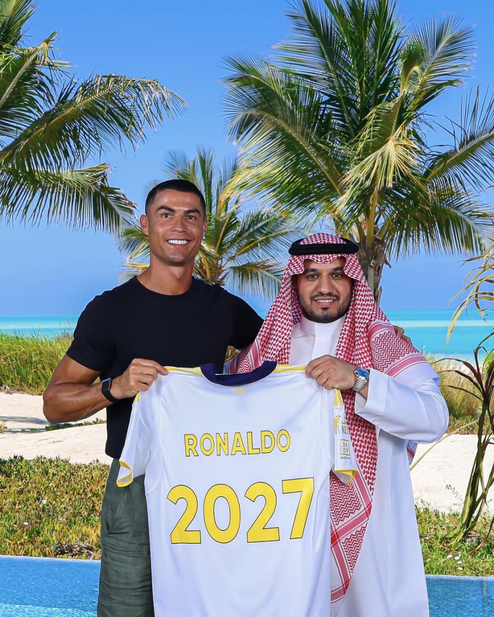كريستيانو رونالدو - Cristiano Ronaldo - النصر - Al Nassr - الدوري السعودي للمحترفين - Saudi Pro League - دوري روشن - Roshn Saudi League - محمد بن سلمان - Mohammed bin Salman - كأس العالم 2034 - FIFA World Cup 2034 - كأس العالم للأندية - FIFA Club World Cup - الكرة الذهبية - Ballon d'Or - الرياض - Riyadh - يوتيوب - YouTube - البرتغال - Portugal - جماهير النصر - Arab Club Champions Cup - نادي النصر السعودي - تصريحات كريستيانو رونالدو