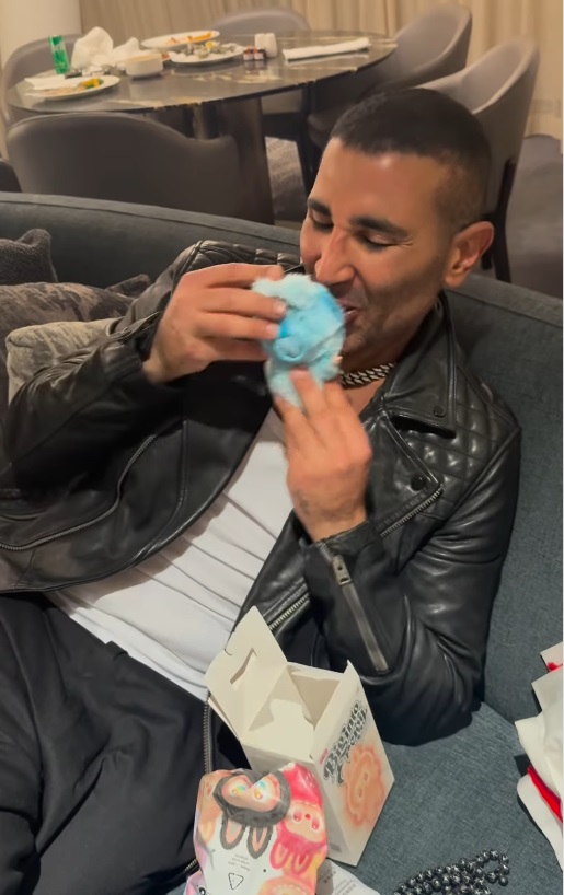 أحمد سعد يستعرض لعبة  لا بوبو Labubu