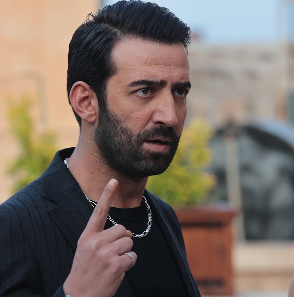 مسلسل المدينة البعيدة الحلقة 25