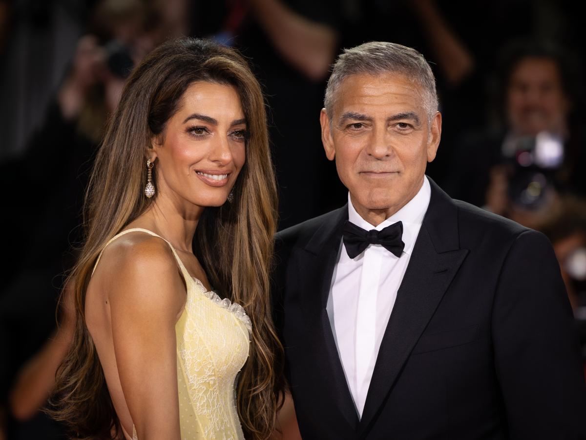جورج كلوني George Clooney - أمل كلوني Amal Clooney - قبلات جورج كلوني على الشاشة - أفلام جورج كلوني الرومانسية - Ticket to Paradise جورج كلوني - جوليا روبرتس Julia Roberts - زواج جورج وأمل كلوني