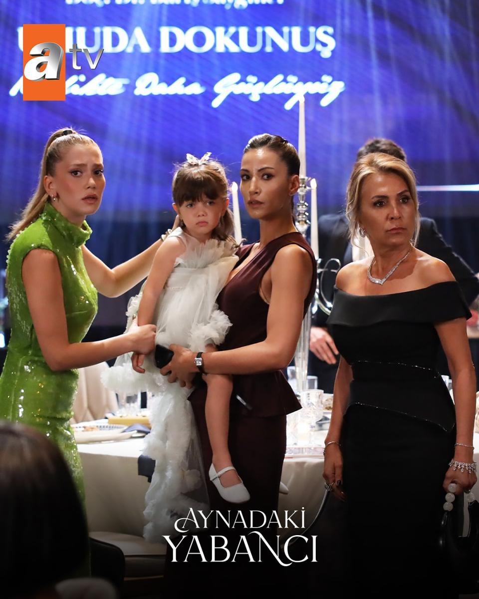 مسلسل الغريب في المرآة الحلقة 1 - Aynadaki Yabanci