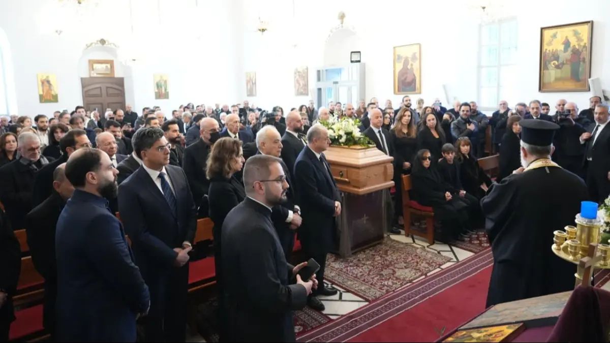 في وداع هلي الرحباني ابن فيروز… لحظات مؤثرة رصدها ET بالعربي