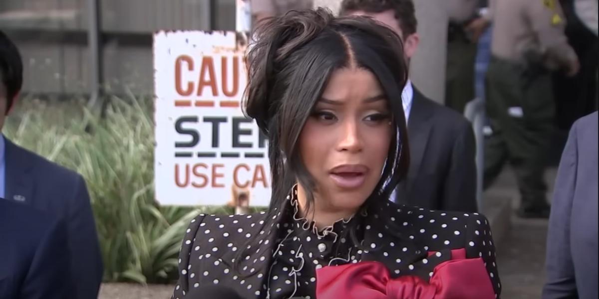كاردي بي Cardi B - بلكاليس المانزار Belcalis Almánzar - محاكمة كاردي بي - قضية كاردي بي في بيفرلي هيلز Beverly Hills - محامي كاردي بي Lisa F. Moore - بيتر أندرسون Peter Anderson - إيماني إليس Emani Ellis - ألبوم كاردي بي Am I the Drama - كاردي بي 2025 - أغاني كاردي بي - كاردي بي المحكمة - كاردي بي ألبوم جديد - كاردي بي أخبار هوليوود - كاردي بي محكمة كاليفورنيا California