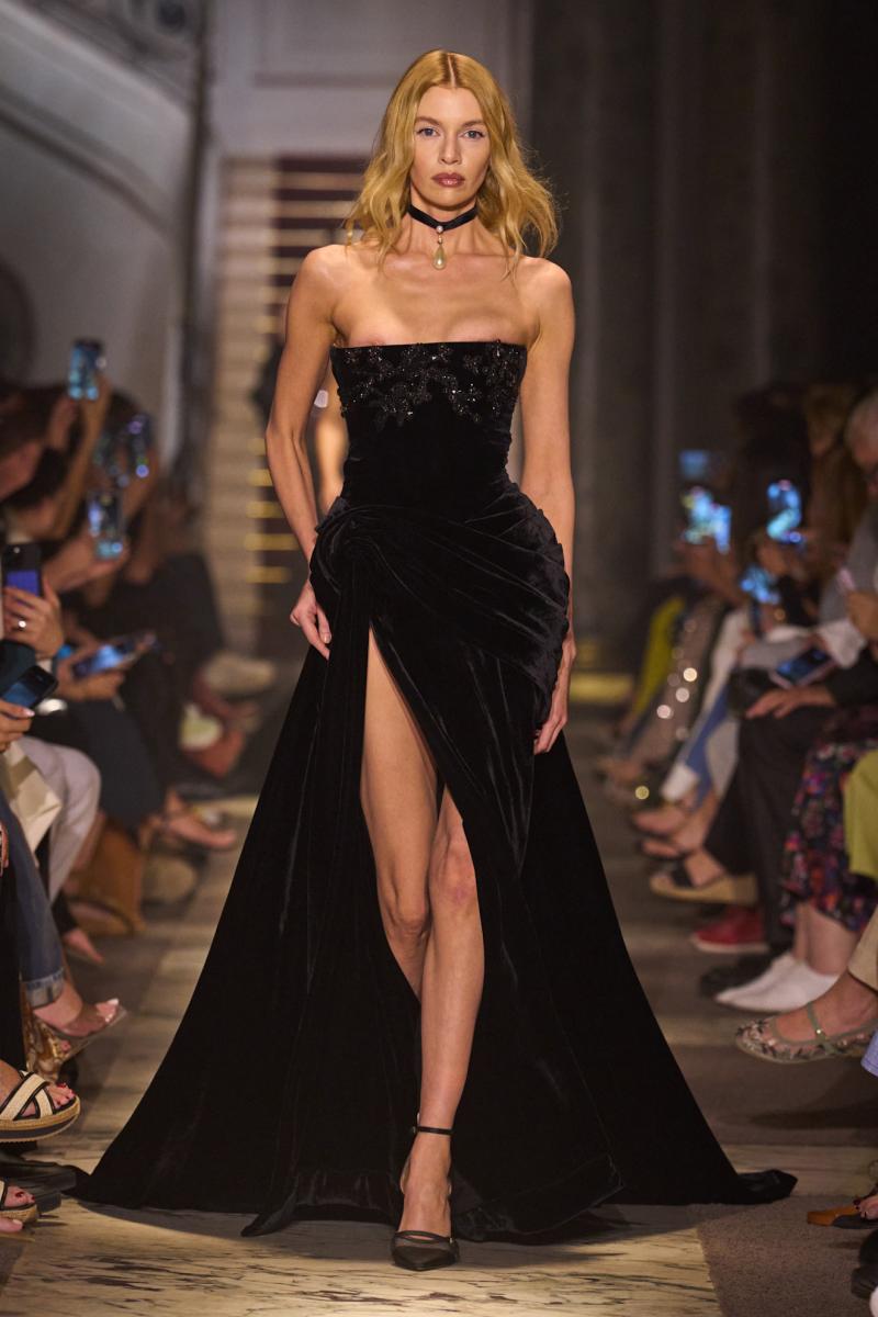 ايلي صعب الأزياء الراقية خريف وشتاء 2025 - 2026 