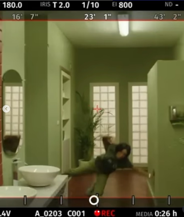 زينة رضا - إصابة زينة - شرخ في الركبة زينة - مسلسل ورد وشيكولاته - كواليس التصوير - نجوم مسلسل  ورد وشوكولاتة - إصابات النجوم أثناء العمل