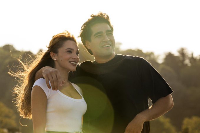 أول صورة لميراي دينر ومارت رمضان دمير من مسلسل لن يحدث لنا شيء 