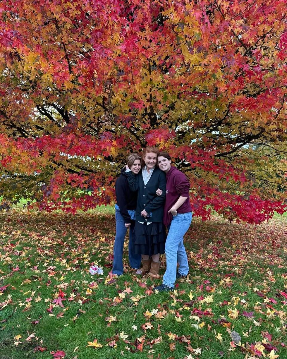 الأمير أندرو - Prince Andrew - الأميرات بياتريس ويوجيني - Princess Beatrice and Princess Eugenie - سارة فيرغسون - Sarah Ferguson - العائلة المالكة البريطانية - الملك تشارلز - King Charles - الأمير ويليام - Prince William - جيفري إبستين - Jeffrey Epstein - فضيحة العائلة المالكة - The Royal Family Scandal - دوق ودوقة يورك - Duke and Duchess of York - Jennie Bond - The Mirror UK - أخبار بريطانيا - أخبار العائلة المالكة