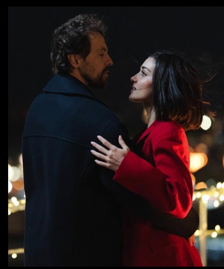 هاندا أرتشيل - متين أكدولجر - عالمان أمنية واحدة - İki Dünya Bir Dilek - فيلم تركي جديد - Prime Video تركيا - أفلام رومانسية تركية - باريش أردوتش - كيمياء هاندا ومتِن