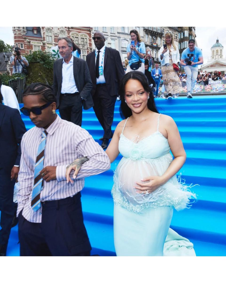 ريهانا Rihanna - آيساب روكي ASAP Rocky - حمل ريهانا الثالث - ريهانا حامل بفتاة - The Smurfs فيلم السنافر - Smurfette سنفورة - العرض الأول لفيلم The Smurfs - بروكسل Brussels - Kevin Frazier كيفن فريزر - Entertainment Tonight - Met Gala 2025 - حمل المشاهير 2025 - أولاد ريهانا - RZA وRiot - فستان ريهانا من Chanel - Fenty Beauty - ريهانا وآيساب روكي في العرض العالمي - أخبار هوليوود - أخبار ريهانا اليوم