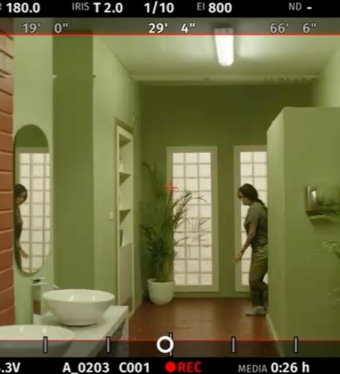 زينة رضا - إصابة زينة - شرخ في الركبة زينة - مسلسل ورد وشيكولاته - كواليس التصوير - نجوم مسلسل  ورد وشوكولاتة - إصابات النجوم أثناء العمل