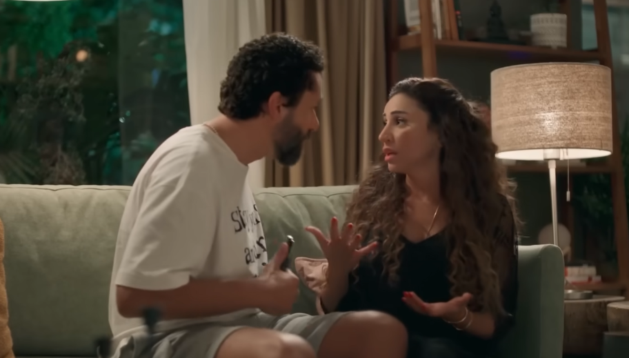 طلاق كريم محمود عبد العزيز - آن الرفاعي - دينا الشربيني - مي عمر - رضوى الشربيني - هنادي مهنا - آيتن عامر - كريم محمود عبد العزيز وآن الرفاعي - فيلم الهنا اللي أنا فيه - برنامج ABtalks - أنس بوخش - طلاق المشاهير - السوشيال ميديا - تصريحات دينا الشربيني - دعم آن الرفاعي - انفصال النجوم المصريين