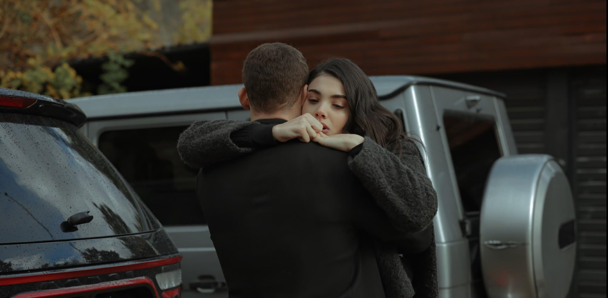 مسلسل الخفقان - Çarpıntı التركي - كرم بورسين Kerem Bürsin - دنيز جكير Deniz Çakir - ليزجي كوميرت Lizge Cömert - سيبل تاشجيوغلو Sibel Tasçioglu - نهاية مسلسل Çarpıntı - سبب انتهاء الخفقان - بورجو ألبتكين - OGM Pictures - قصة مسلسل الخفقان - أبطال Çarpıntı