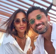 كريم محمود عبد العزيز وزوجته