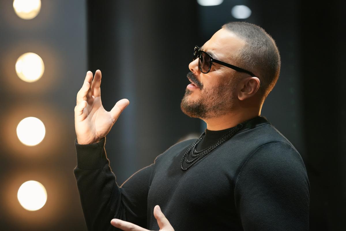 رامي عياش يطلق أغنية اسمالله من برنامج حديث البلد على mtv  كليب اسمالله يُصوّر مباشرة على الهواء بإخراج باسم كريستو  أغنية اسمالله من كلمات وألحان رامي عياش وتوزيع The AB Brothers  جان بيار بطرس يوقّع ماسترينغ أغنية اسمالله  شركة مزيكا تتولّى إنتاج الموسيقى لأغنية رامي عياش الجديدة  كليب اسمالله من إنتاج Studiovision بالتعاون مع mtv  اسمالله من ألبوم رامي 25 احتفالاً بـ 25 سنة من مسيرته الفنية  رامي عياش يفاجئ الجمهور بإصدار مباشر وكليب حي في حديث البلد  مطلع أغنية اسمالله يعبّر عن مشاعر الحب والعاطفة  رامي عياش يعتمد فكرة مبتكرة لإطلاق أغنية اسمالله  رامي عياش يشارك كليب اسمالله على إنستغرام برسالة شخصية  "مش إصدار عادي".. رامي عياش يصف تجربة اسمالله بكلمات مؤثرة  ألبوم رامي 25 يحمل مفاجآت موسيقية متنوعة للجمهور  رامي عياش يثبت مجددًا حسه الابتكاري بأغنية اسمالله  فيديو كليب اسمالله يلاقي تفاعلاً كبيرًا على مواقع التواصل  اسمالله بداية قوية لألبوم رامي عياش الجديد