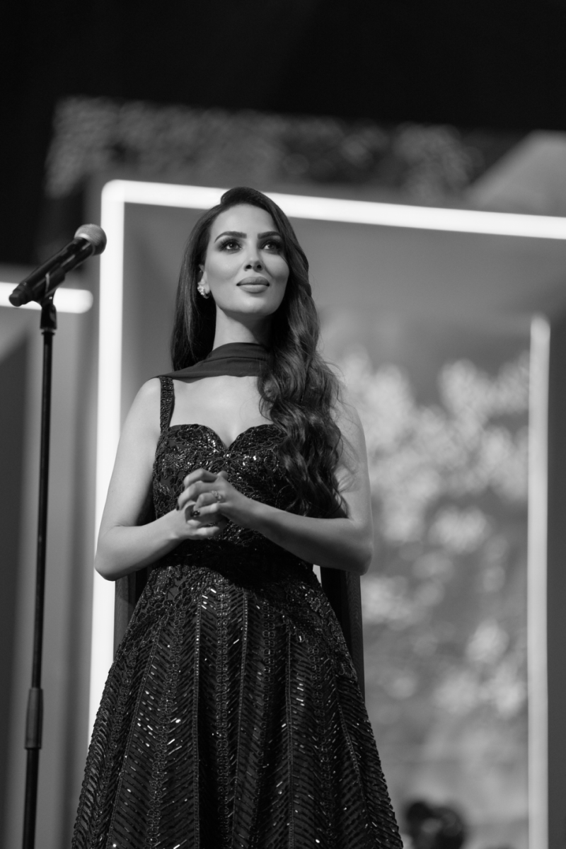 شيماء هلالي بفستان مطرز من إيلي صعب في دار الأوبرا المصرية