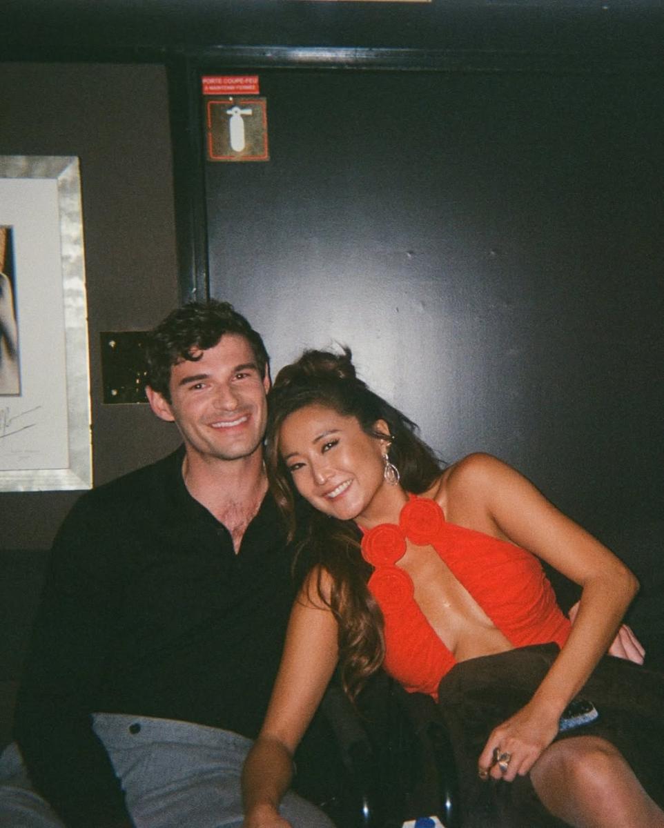 آشلي بارك Ashley Park - بول فورمان Paul Forman - إميلي في باريس Emily in Paris - انفصال آشلي بارك وبول فورمان - زفاف سيلينا غوميز Selena Gomez - بيني بلانكو Benny Blanco - كارا ديليفين Cara Delevingne - نينا دوبريف Nina Dobrev - كوزموبوليتان Cosmopolitan - مجلة بيبول PEOPLE - لوس أنجلوس Los Angeles - مونتيسيتو Montecito - كاليفورنيا California - مسلسل Emily in Paris الموسم الخامس - نتفليكس Netflix