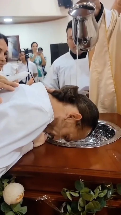 أويس مخللاتي - Owais Mokhallati - أويس مخللاتي العمادة - فيديو أويس مخللاتي الكنيسة - ديانة أويس مخللاتي - صخر الهيبة - الهيبة Owais - تغيير الديانة - أخبار المشاهير سوريا - سوشيال ميديا مشاهير