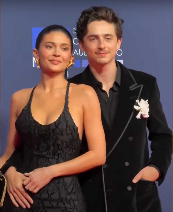  كايلي جينر Kylie Jenner وتيموثي شالاميت Timothee Chalamet -  حفل جوائز دافيد دي دوناتيلو David Di Donatello Awards