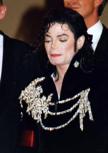 BTS مايكل جاكسون ألبوم تكريمي - HYBE تنفي مشاركة BTS - BTS Michael Jackson collaboration rumor - BTS tribute album news - BTS 2026 comeback - BTS military service end - Rolling Stone India BTS - Grouse Lodge BTS fake news - Rodney Jerkins Michael Jackson - BTS j-hope Jin RM Jimin V Jungkook SUGA