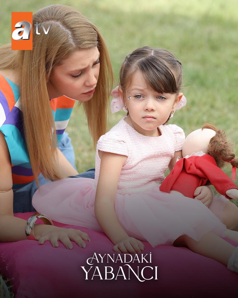 مسلسل غريب في المرآة الحلقة 3 -  Aynadaki Yabanci