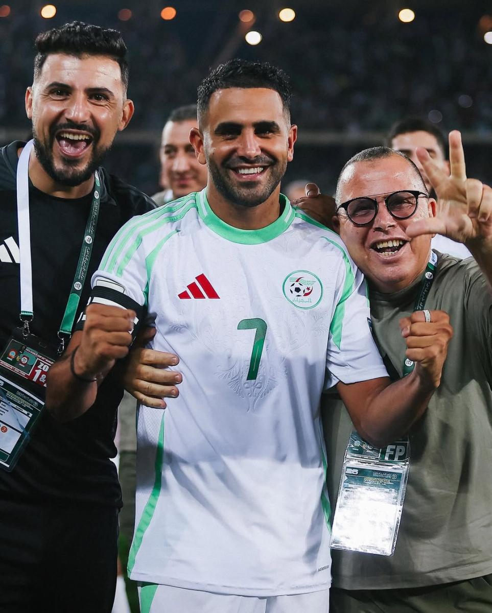 رياض محرز - Riyad Mahrez - منتخب الجزائر - كأس العالم 2026 - Algeria World Cup 2026 - تأهل الجزائر - مانشستر سيتي - Manchester City - الأهلي السعودي - Al Ahli Saudi Arabia - أمل بوشوشة - Amal Bouchoucha - كريستيانو رونالدو - Cristiano Ronaldo - تصفيات كأس العالم - Algeria football news - أخبار رياض محرز - منتخب الجزائر 2026