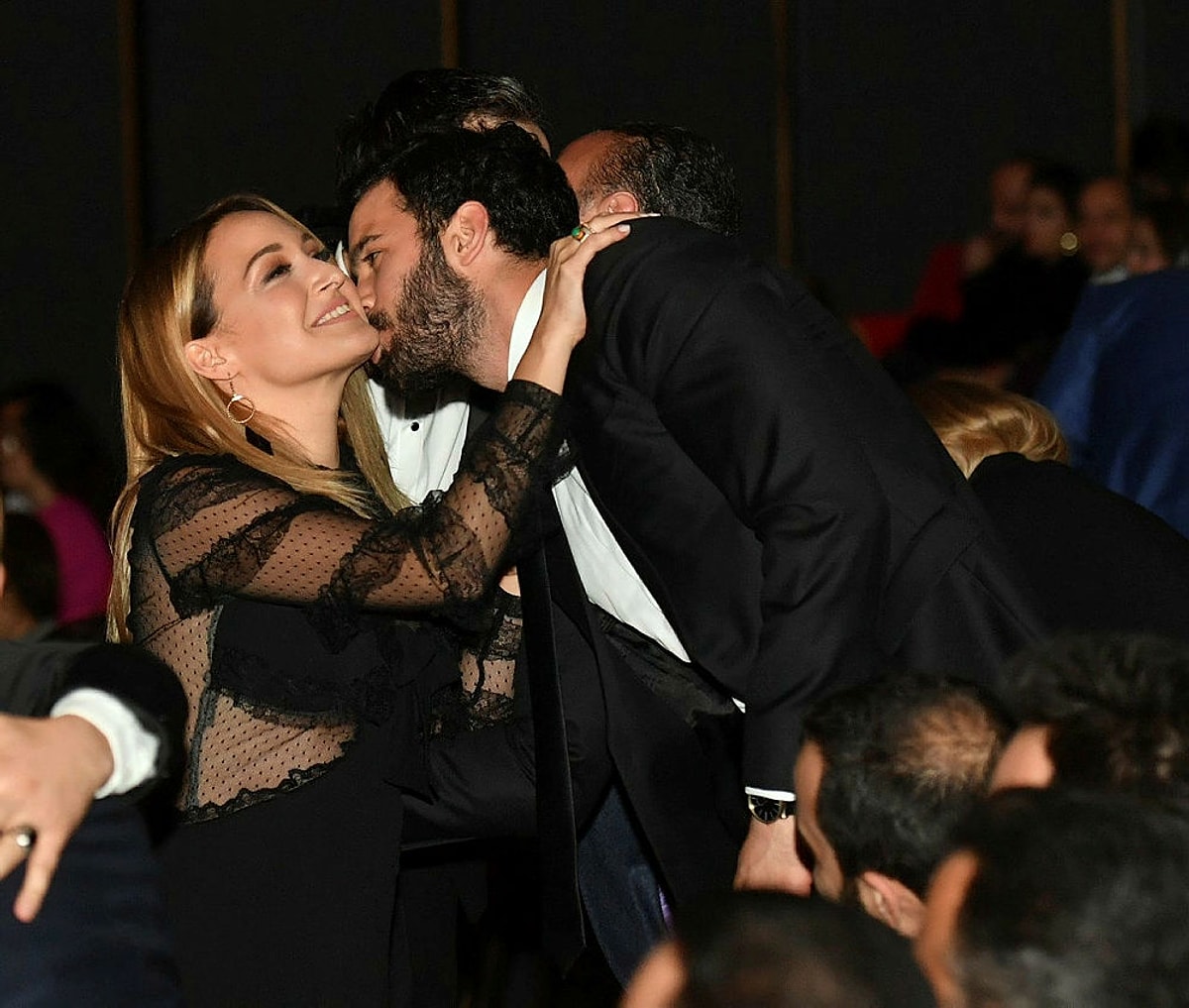 جوبسي أوزاي تصريحات - باريش أردوتش هاندا أرتشيل - شائعات الغيرة بين النجوم - علاقة باريش أردوتش و جوبسي أوزاي - أعمال هاندا أرتشيل و باريش أردوتش