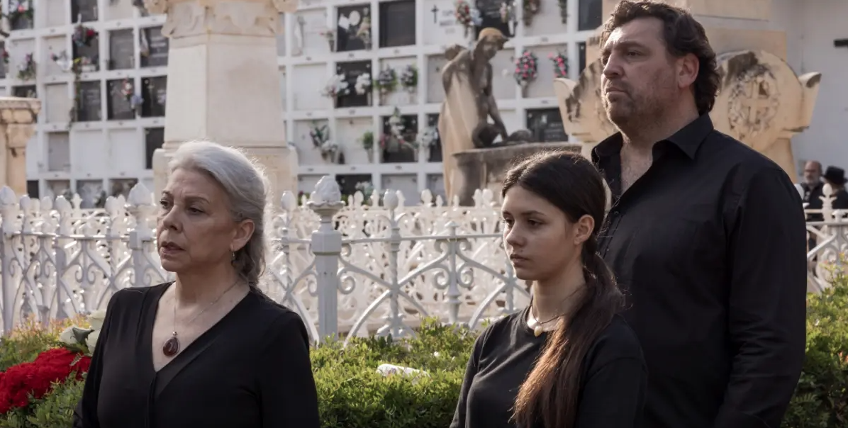 مسلسل قبران - Two Graves