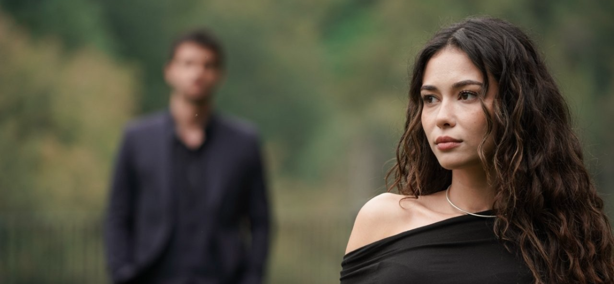 مسلسل عيناك كالبحر الأسود الحلقة 8