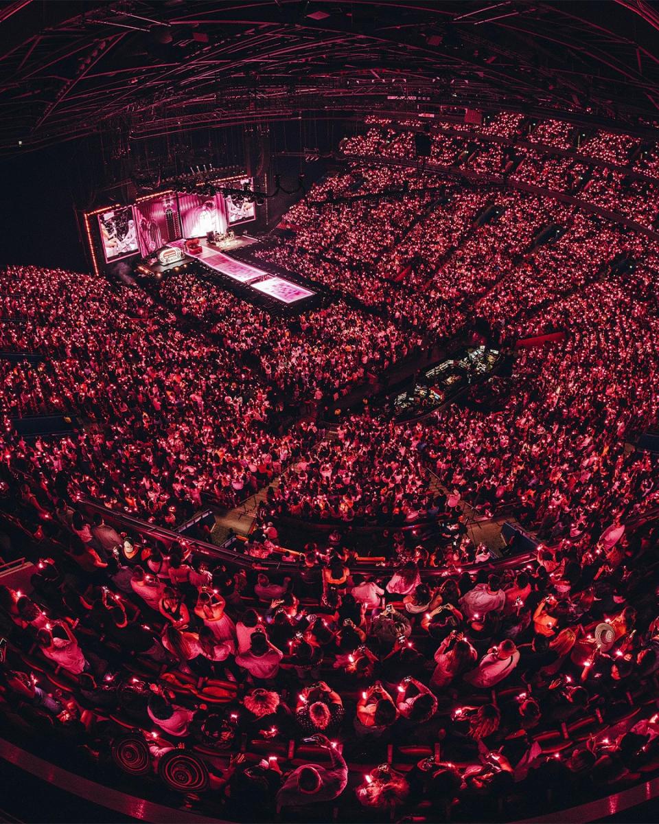 شاكيرا Shakira - Las Mujeres Ya No Lloran World Tour