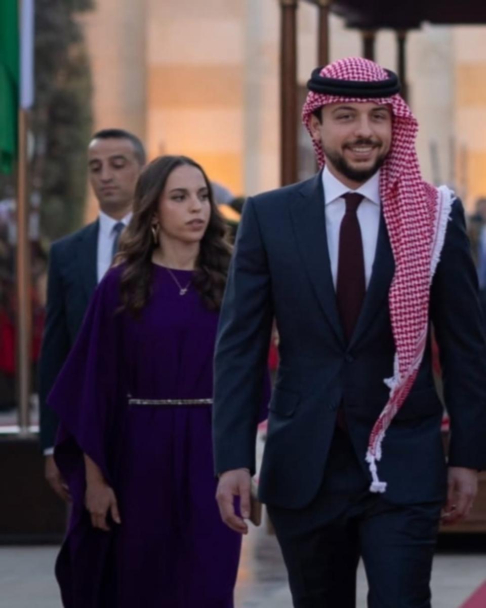 الأميرة سلمى تختار فستان بنفسجي أنيق بقصّة شرقية ناعمة