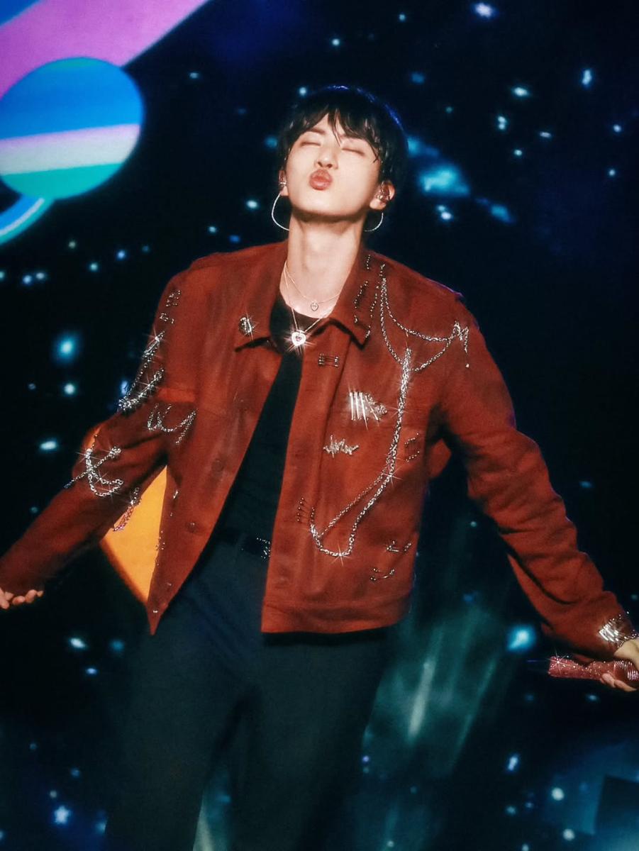 جين BTS يطلق جولته الغنائية RUNSEOKJIN_EP.TOUR - Jin BTS أول حفل منفرد - جين Goyang Auxiliary Stadium كوريا الجنوبية - دعم ڤي V و آر إم RM و جايهوب J-Hope لجين - جونغكوك Jungkook و شوقا SUGA في حفل جين - Super Tuna جين تفاعل مع الجمهور - Run Jin على المسرح - تشوي يينا Choi Ye Na مفاجأة الحفل - The Astronaut أداء جين في الختام - Epiphany عودة عاطفية - Moon جين بين الجمهور - أغاني BTS Dynamite Butter Mikrokosmos Spring Day - BTS news in Arabic - حفلات BTS 2025 - RUNSEOKJIN EP TOUR BTS Jin concert - أغاني جين المنفردة Happy Running Wild To Me Today