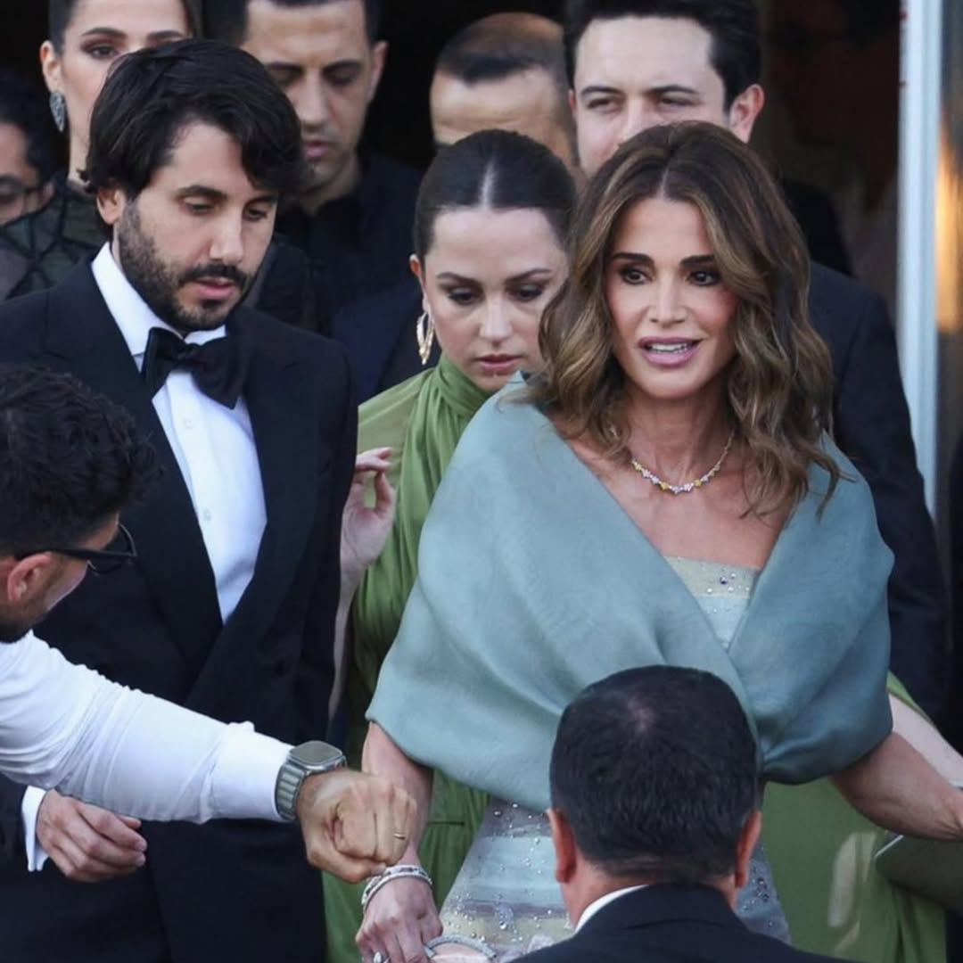 الملكة رانيا والأميرتين ايمان ورجوة 