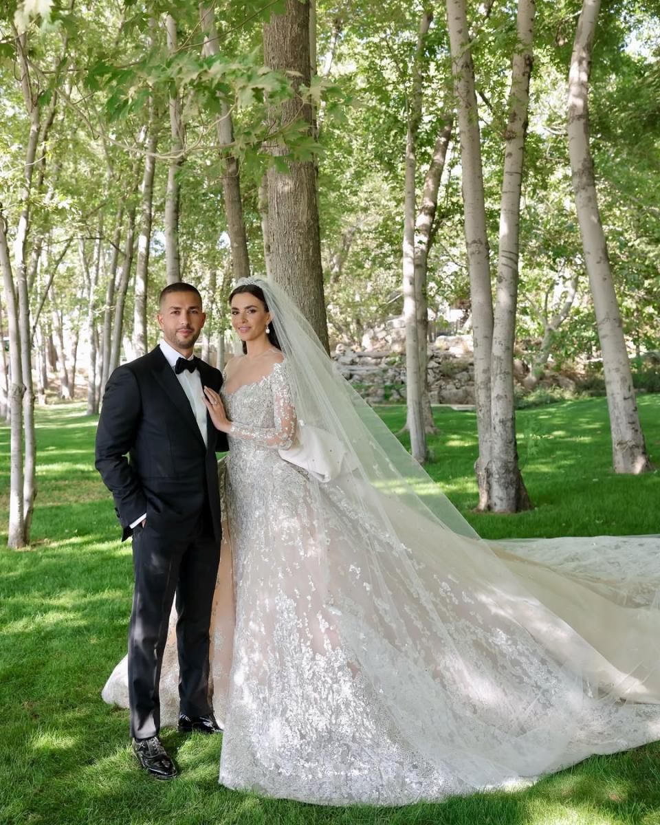  •	زفاف سيليو صعب في بكركي •	Elie Saab son wedding 2025 •	زين قطامي فستان زفاف إيلي صعب •	زفاف بكركي •	أولى لحظات زفاف سيليو صعب •	إليسا زفاف سيليو صعب •	سيرين عبد النور زفاف سيليو •	وائل كفوري بكركي •	Celio Saab wedding ceremony •	Zayn Khatami wedding dress Elie Saab •	نجمات في زفاف ابن إيلي صعب •	زفاف فاخر لبناني •	حفل زفاف رسمي بكركي •	زفاف لبناني أردني •	elie saab designs bridal •	سيليو صعب وزين قطامي في الكنيسة •	نعمت عون فستان من إيلي صعب •	حضور البطريرك في زفاف سيليو صعب •	زفاف صيف 2025 المشاهير •	زفاف الموسم في لبنان
