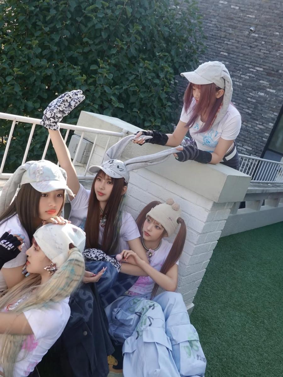 نيوجينز - NewJeans - دانيل Danielle - مينجي Minji - هاني Hanni - هارين Haerin - هين Hyein - Ador - انفصال دانيل - عودة NewJeans - K-pop كوريا - فرقة كيبوب جديدة - أخبار هوليوود - NewJeans comeback - عقد حصري Ador - نزاع K-pop - محكمة سيول