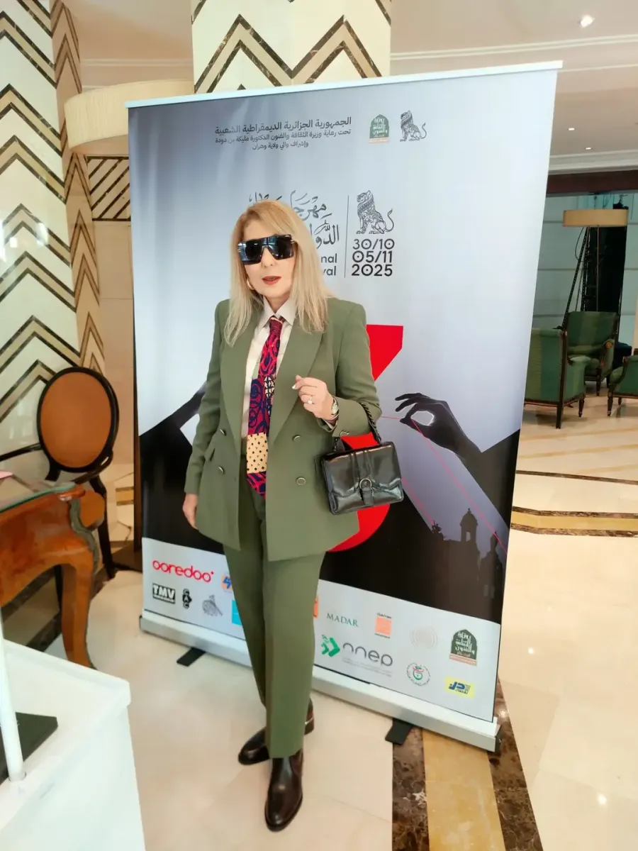 نادية الجندي - اطلالة نادية الجندي - مهرجان وهران السينمائي - نادية الجندي 2025 - إطلالات الفنانات - نادية الجندي ترد على الانتقادات - نادية الجندي ترند - الموضة بعد الخمسين - نادية الجندي الغائب الحاضر - نادية الجندي بالبدلة